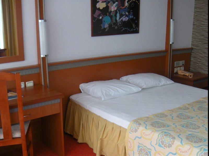 Otel Faustina & 4*