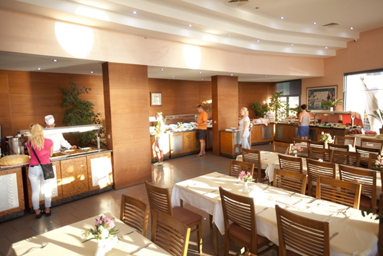 Faustina & 4* Kuşadası